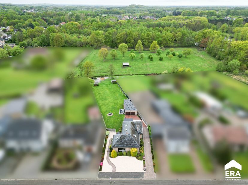 Ruime gezinswoning met prachtig uitzicht te BegijnendijkOp een perceel van 21a 10ca vind je deze verrassend ruime gezinswoning met een gebruiksvriende