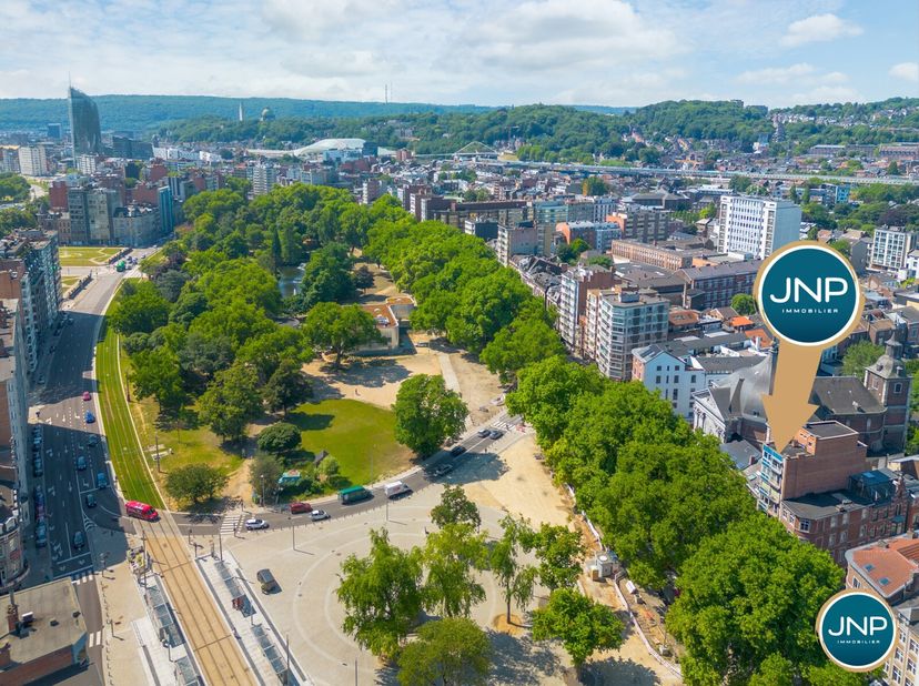 JNP Immobilier a le plaisir de vous présenter ce superbe appartement 2 chambres au 3ème étage d&#039;une petite copropriété. Situé à proximité immédiate de