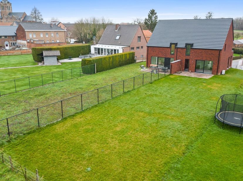 Instapklare nieuwbouwwoning onder 2% registratierechten&lt;br /&gt;
Op zoek naar een moderne, instapklare nieuwbouwwoning? Maak dan kennis met deze ruime, r