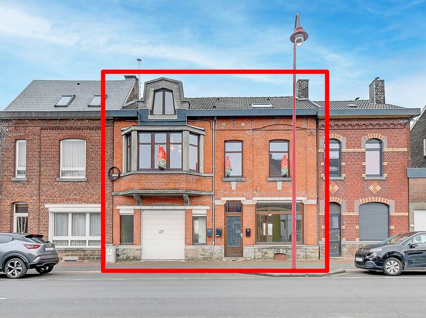 Visite virtuelle : https://my.matterport.com/show/?m=MXawGycNYaZ - L&#039;immobilière SCIARA a le plaisir de vous proposer cet immeuble aux multiples possi