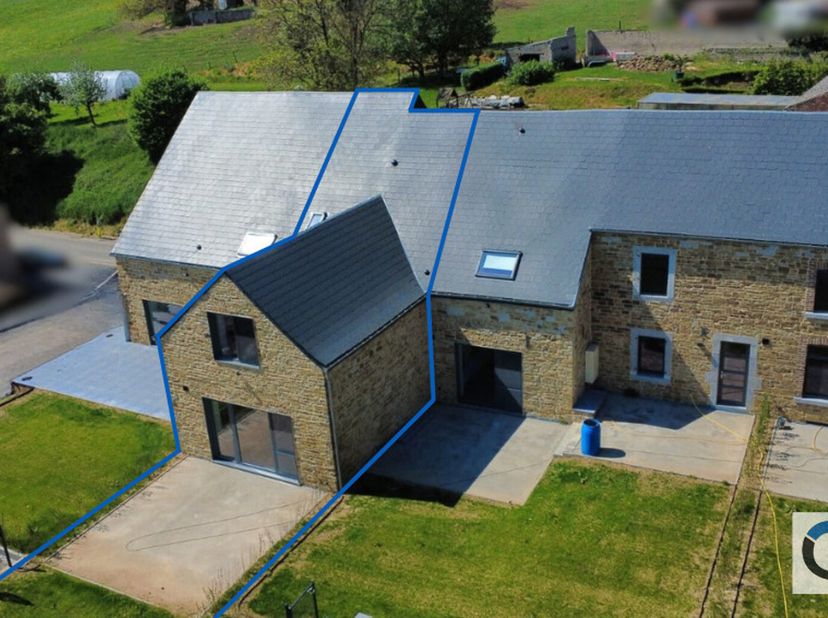 À la recherche dun cadre de vie exceptionnel ? Dans le cur du pittoresque village de Jallet (Ohey), découvrez cinq maisons uniques, situées dans une a