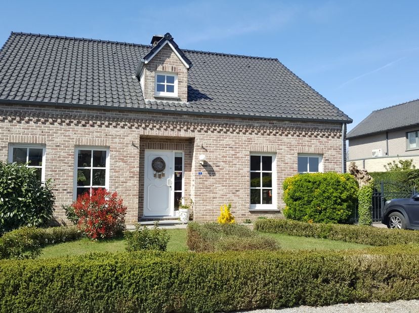 Deze mooie en vrijstaande, instapklare, woning is rustig gelegen in Boorsem, gemeente Maasmechelen, tussen de Maas en de Zuid Willemsvaart., Kleuter-