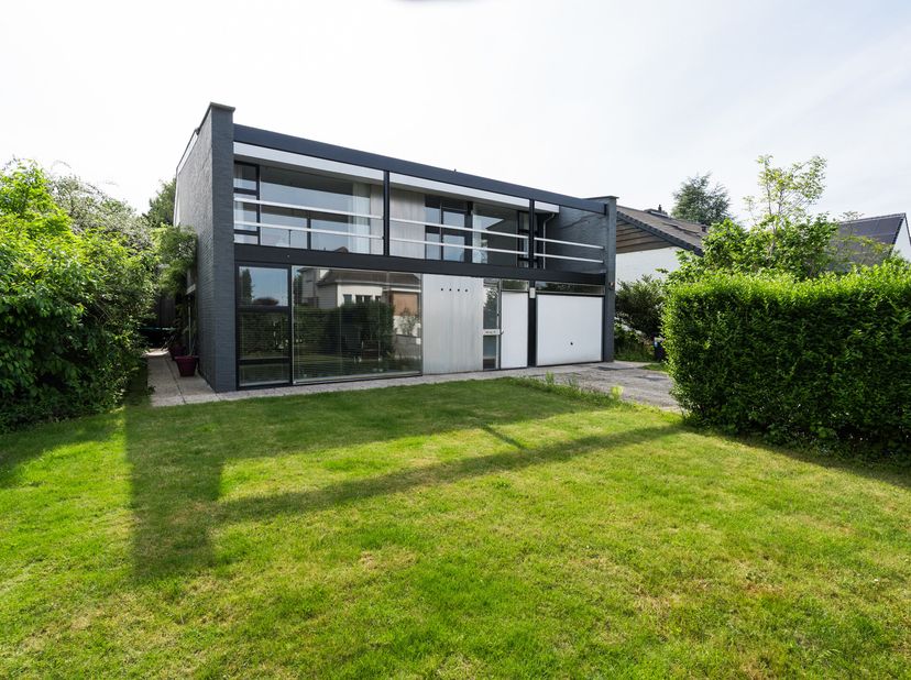WEZEMBEEK-OPPEM, proximité du Parc de Tervueren et du Golf de Sterrebeek, superbe Villa (5ch/2sdb) de +/- 320m² construits (260m² habitables) sise sur