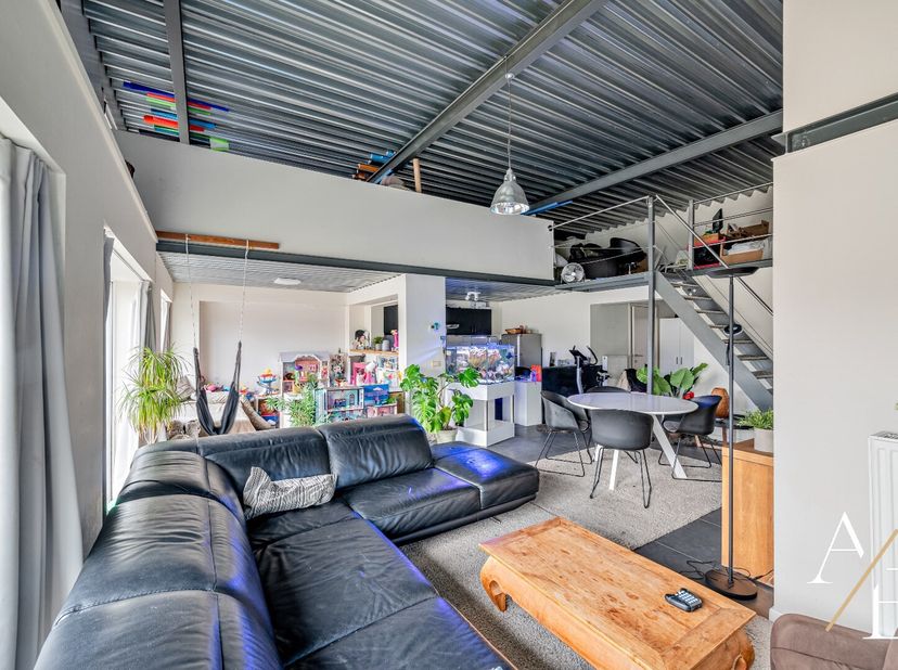 Dit appartement en terras te Wetteren wordt u exclusief te koop aangeboden door Access Estate. Maak jouw afspraak via sms of WhatsApp door te sturen n