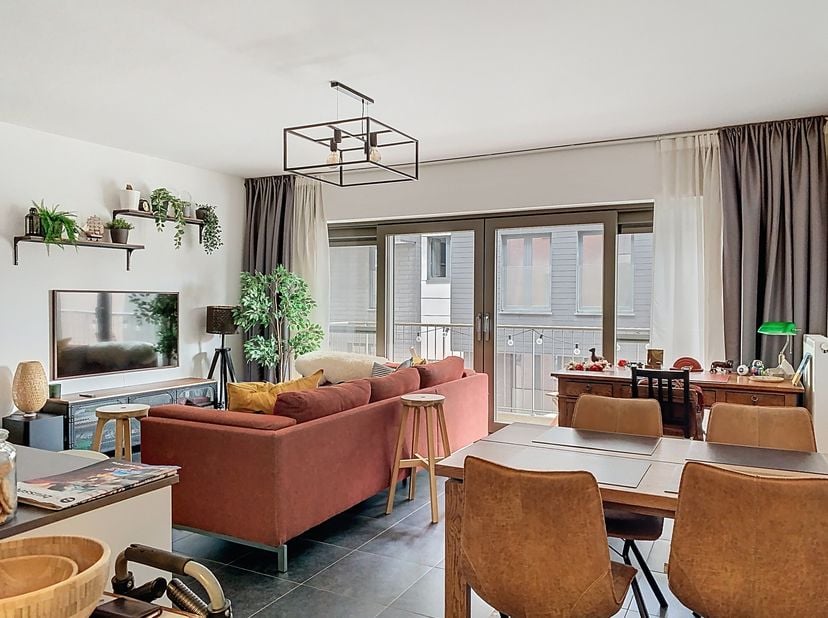 Laken - Dit prachtige 2 slaapkamer appartement is gelegen op de 2de verdieping op wandelafstand van het Park van Laken, het Laarbeekbos en de site van
