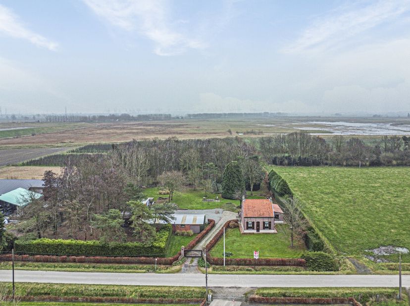 Wil je ook tot rust komen in een heel grote tuin temidden van de natuur?  Laat deze opportuniteit dan niet aan je voorbijgaan !&lt;br /&gt;
Deze charmante v