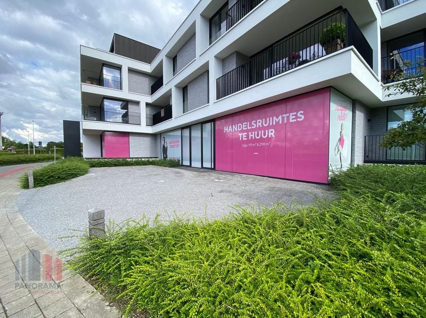 Eigentijdse kantoorruimte met een oppervlakte van 119 m² te huur. Uitstekend gelegen in het hart van Tielt, op slechts een steenworp afstand van de br