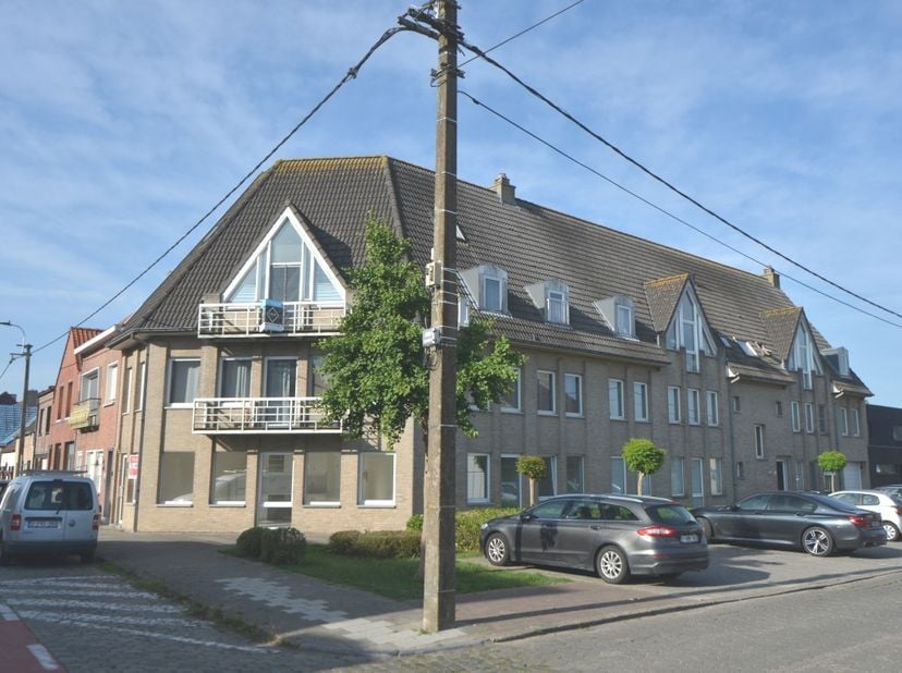 Ruim gelijkvloers appartement van 90 m2.&lt;br /&gt;
&lt;br /&gt;
Centraal gelegen aan centrum Maldegem.&lt;br /&gt;
&lt;br /&gt;
Publieke parkeerplaatsen voor het gebouw.&lt;br