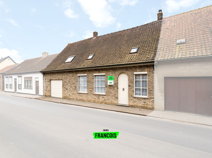 À Beveren aan de Ijzer (section de la commune d&#039;Alveringem), se trouve cette charmante maison sur un terrain de 367 m². La maison est située dans un e