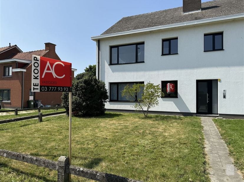 Lichtrijk appartement met garage, terras en gemeenschappelijke tuin.&lt;br /&gt;
Ontdek dit prachtige appartement van 97m², ideaal gelegen aan de rand van S