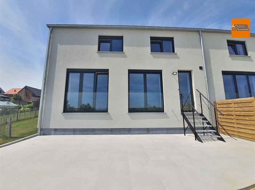 Nieuwbouw woning met 3 slaapkamers en tuin op toplocatie&lt;br /&gt;
Deze nieuwbouwwoning is volledig tot in de puntjes en met kwalitatieve materialen afgew