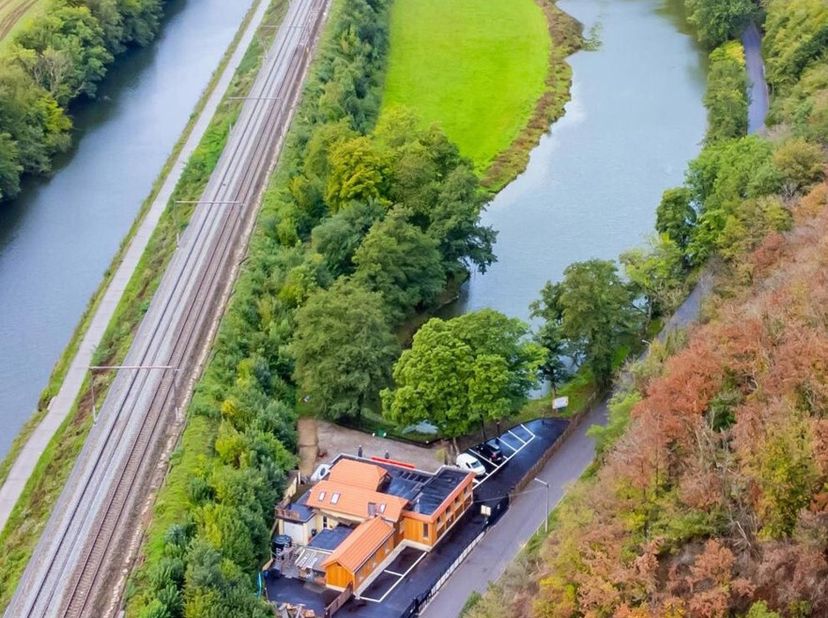 Landelies - À VENDRE :&lt;br /&gt;
Vous recherchez un lieu unique pour un projet de restauration, dévénementiel ou dactivité commerciale&lt;br /&gt;
Ce bien rare