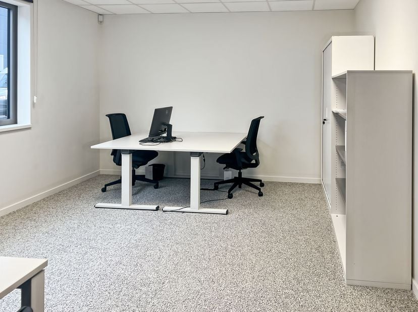 Focus op de groei van uw bedrijf met een professioneel kantoor alleen voor u.&lt;br /&gt;
&lt;br /&gt;
Maak een thuishaven voor uw bedrijf met 8 vierkante meter a