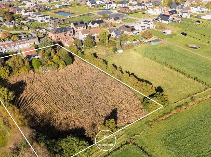 Gelegen in de Nieuwstraat te Lochristi vindt u 2 af te breken woningen met huisnummers 39 en 41 met een grondoppervlakte van respectievelijk 548 M2 en