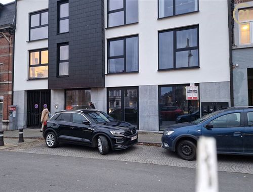                                         Rez-de-chaussée commercial à vendre à Namur, € 295.000
