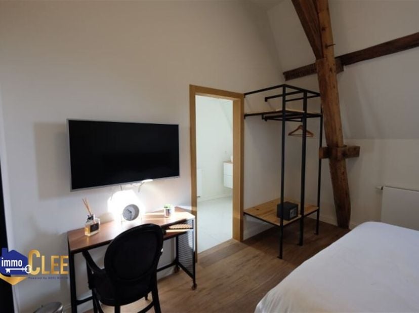 Gemeubelde kamer in centrum van stad, in het centrum van de stad in een prachtige locatie met gemeenschappelijke tuin en binnenkoer.&lt;br /&gt;
 De kamer i