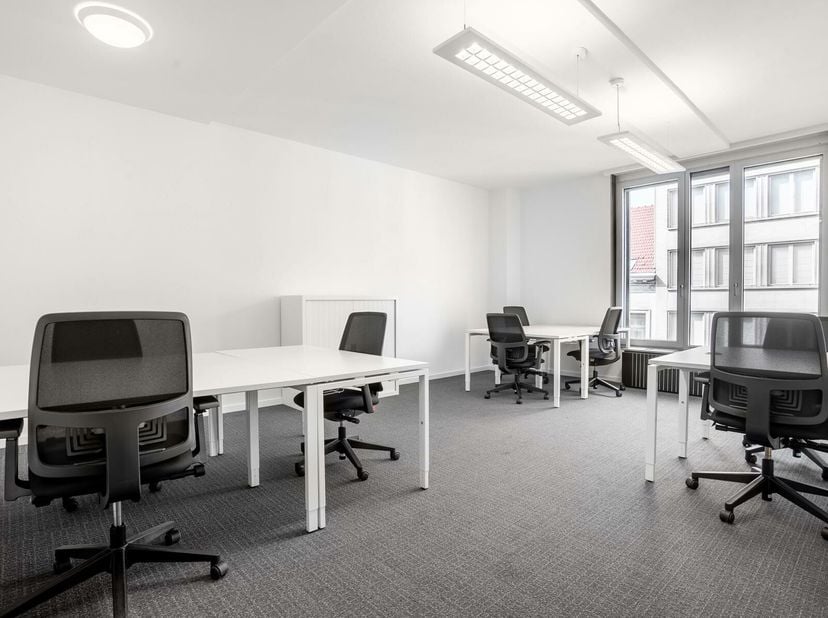 Espace de bureau ouvert pour 10 personnes soumis à des conditions flexibles. Ainsi, vous pouvez augmenter votre espace ou même changer de site, pour ê