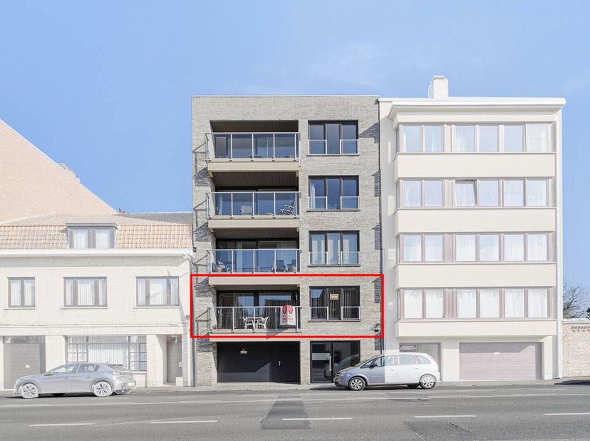 Sur le Meenseweg, juste en face du Spar van Ypres, vous trouverez votre prochain appartement lumineux. L&#039;appartement dispose de 2 chambres spacieuses,