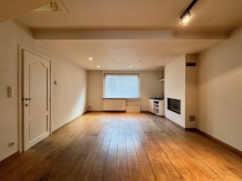 Charmante en instapklare woning in hartje Knokke&lt;br /&gt;
Deze sfeervolle woning, gelegen in een rustig straatje in Knokke-centrum, biedt de perfecte com