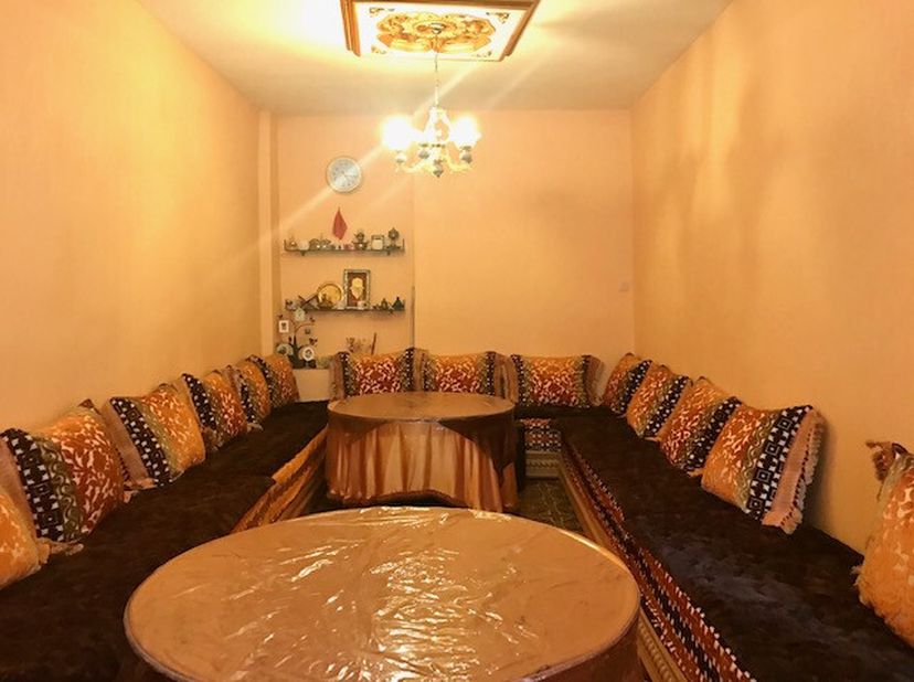 Menin : Maison prête à être emménagée avec 4 chambres à coucher et jardin de villeaménagementAu rez-de-chaussée se trouvent les espaces suivants : hal