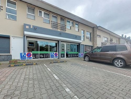                                         Bureaux à louer à Arlon, € 2.500
