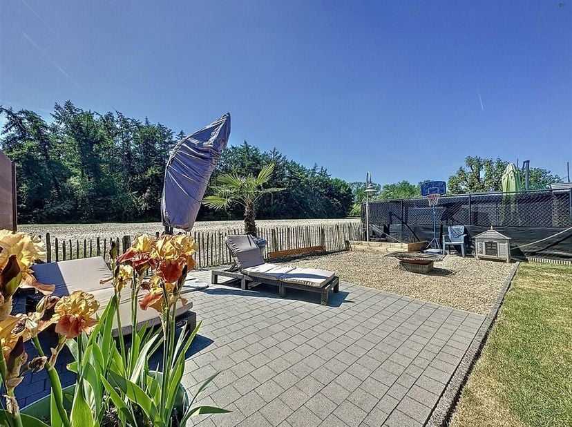 Instapklare woning met 3 slaapkamers en garage op toplocatie.&lt;br /&gt;
LIGGING: toplocatie, rustige straat. Uitzicht op groen tot oneindig en dit nabij h
