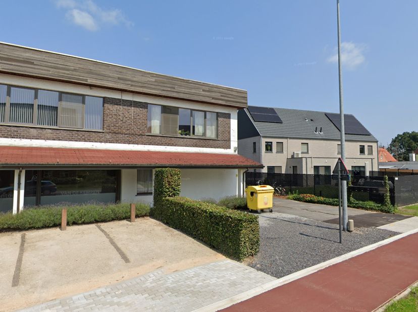 Gelijkvloers appartement met 1 slaapkamer.&lt;br /&gt;
Dit appartement met 1 slaapkamer is gelegen op het gelijkvloers van een kleinschalig gebouw.&lt;br /&gt;
U