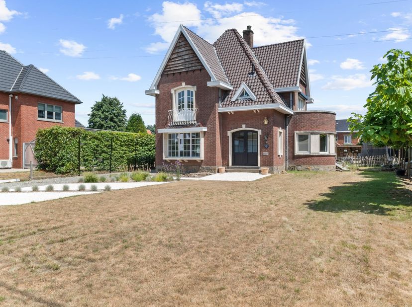 Welkom op de Lyceumstraat 2A in Houthalen Helchteren.&lt;br /&gt;
&lt;br /&gt;
Deze gerenoveerde woning is gelegen op een kindvriendelijke locatie nabij het centr