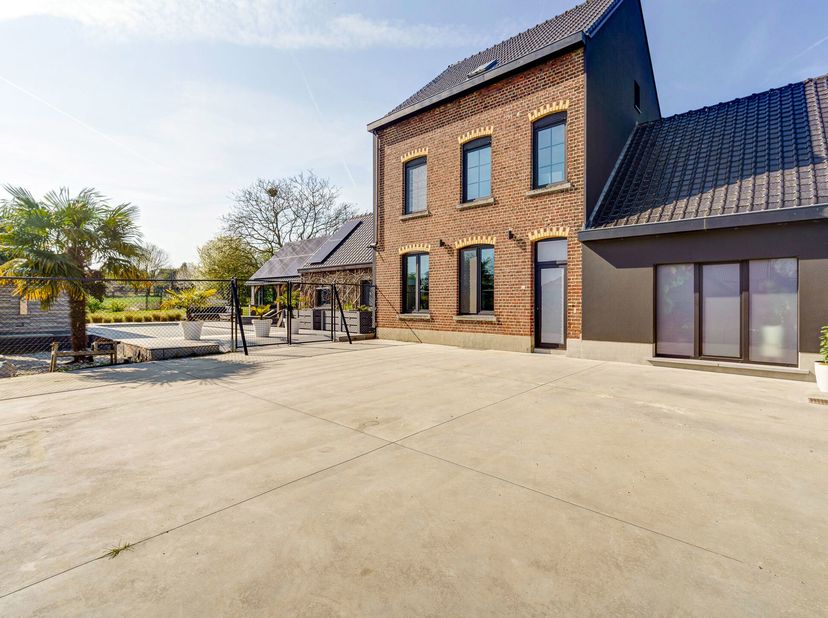 Interesse? Plan zelf online je bezoek in via deze link.&lt;br /&gt;
Alle relevante keuringen en wettelijke attesten kan u downloaden via onze website.&lt;br /&gt;