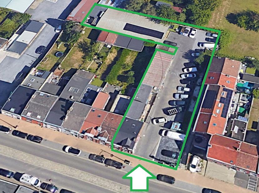 Sur une parcelle cadastrale totale de 992m² et situé au centre de ANS, ensemble immobilier comprenant : une maison d&#039;habitation subdivisée en 2 logeme
