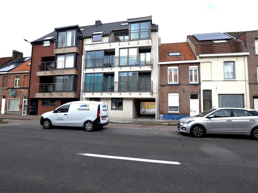 Garage à louer
                    à 8200 Sint-Michiels