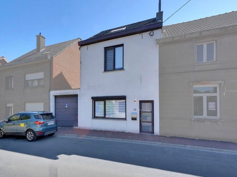 Découvrez cette maison prête à emménager, idéalement située dans une rue calme et conviviale pour les enfants, à distance de marche du centre de Melsb