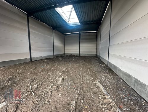                                         Bedrijfsgebouw te koop in Dadizele, € 234.000
