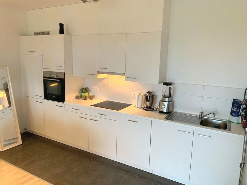 Dit instapklare appartement in residentie &#039;Central Park&#039;  biedt een unieke woonbeleving. Met een oppervlakte van 80 m² op de eerste verdieping, geniet