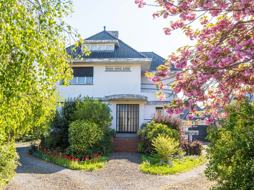 [[ CE BIEN PARTICIPE À LA JOURNÉE MAISONS OUVERTES ERA LE 14/6 DE 13:00 À 14:00 ]]&lt;br /&gt;
Ce bien participe à la Journée Maisons Ouvertes ERA. Visitabl