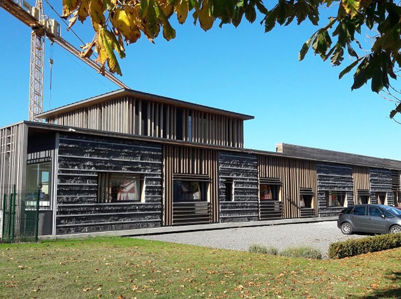 Semi-industrieel gebouw van 2.230 m² te koop  Strategische ligging in Jodoigne!&lt;br /&gt;
Een ideale locatie voor uw bedrijf! Gelegen aan Rue Pré du Pont