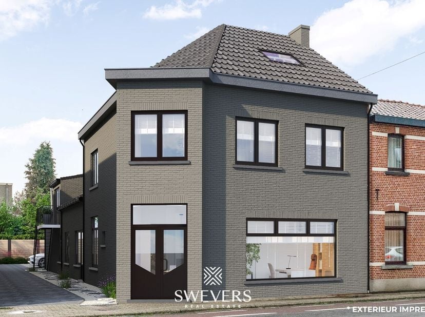 Voor meer info en fotos, surf naar www.swevers.be  Op een centrale locatie in Koersel vind je dit veelzijdige investeringspand met een bewoonbare oppe