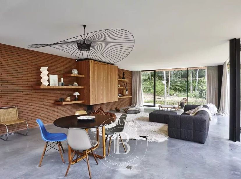 Ukkel - Prins van Oranje - Barnes Brussel biedt u deze luxueuze eigentijdse villa aan, ondertekend Erpicum, gelegen op een prachtig achtergrondperceel
