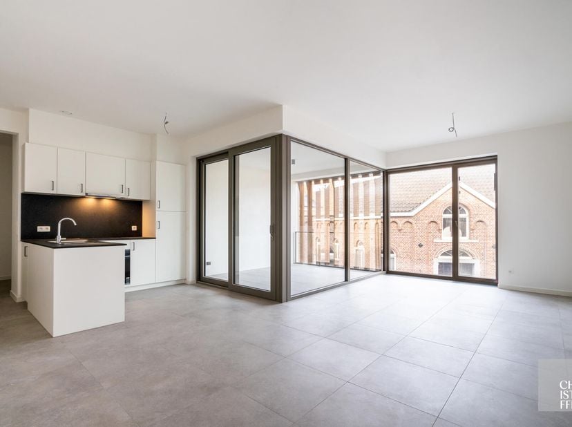 TE HUUR ONDER BTW - enkel aan vennootschappen&lt;br /&gt;
Dit nieuwbouwappartement is gelegen op de eerste verdieping van Residentie Aubel, een modern proje
