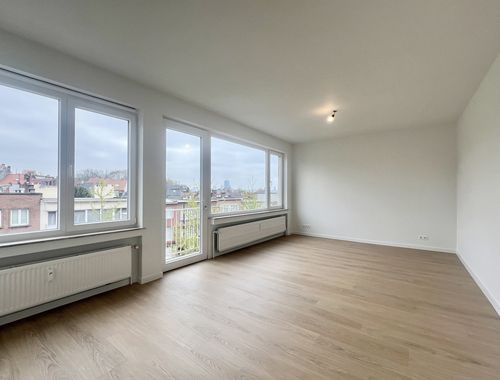                                         Appartement à louer à Anderlecht, € 920

