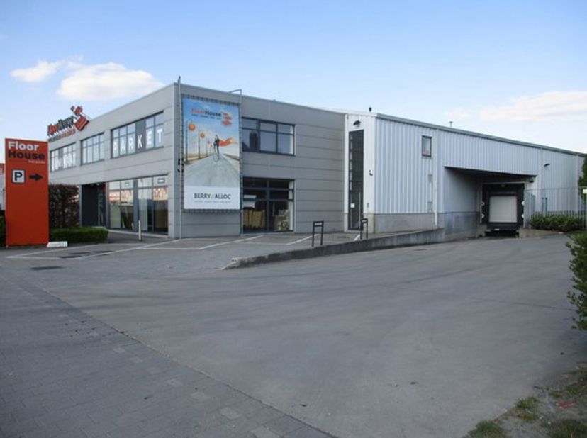 Bien professionnel à vendre
                    à 2630 Aartselaar