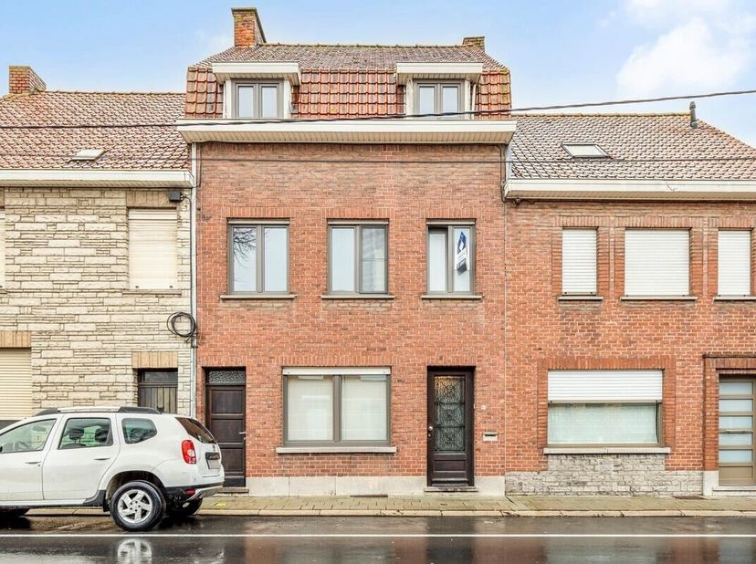 Zoek je een uitstekend gelegen woning om te wonen of te verhuren in Kuurne? Lees dan snel even verder.&lt;br /&gt;
De gunstige ligging, de 5 slaapkamers, ce