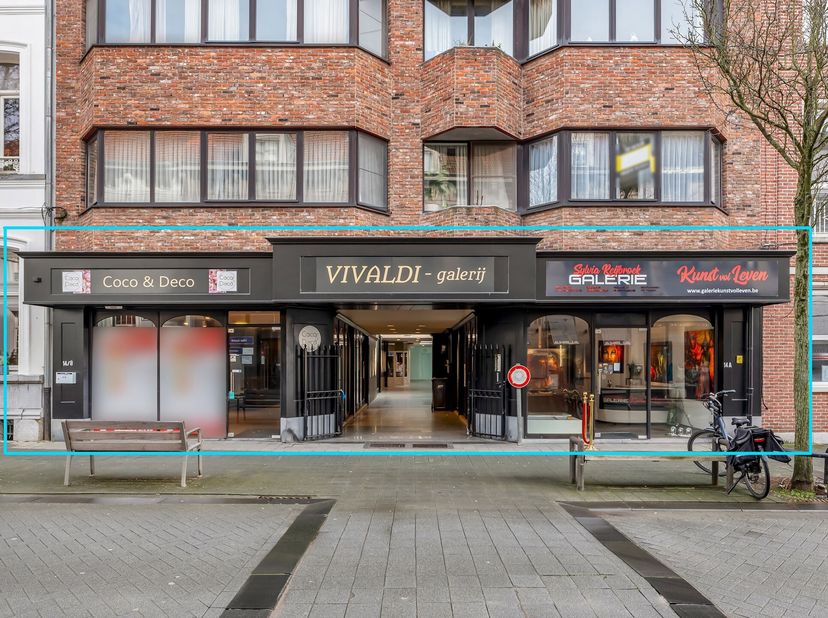 Te koop: 7 Unieke winkelpanden met verschillende oppervlakten in de Vivaldi Galerij, gelegen in het hart van Turnhout! Deze commerciële locatie, tusse