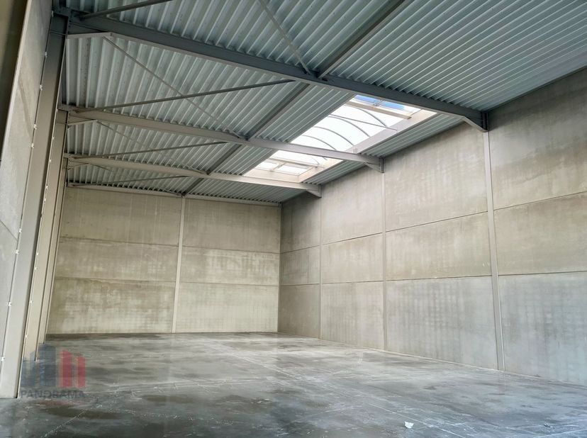 Bien professionnel à vendre
                    à 2220 Heist-op-den-Berg
