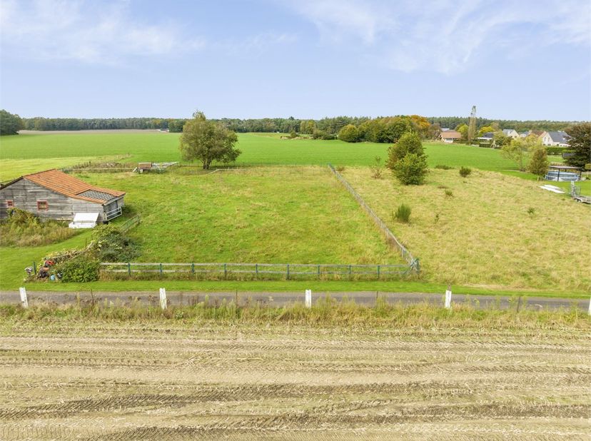 IDEALIS VASTGOED - Perceel grond in agrarisch gebied gelegen ter hoogte van de Winnerstraat, Hechtel-Eksel&lt;br /&gt;
&lt;br /&gt;
LIGGING: &lt;br /&gt;
Deze kavel, me