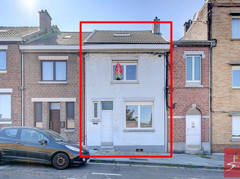 L&#039;immobilière SCIARA a le plaisir de vous proposer cette charmante maison  située  dans une zone calme tout en étant proche de l&#039;ensemble des commodit