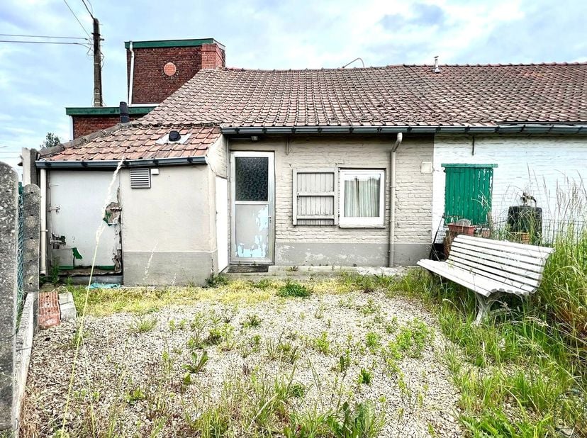 LEUKE woning - ideaal als starterswoning of als interessante investering. Indeling: Gezellige woonkamer met open keuken, één slaapkamer en een badkame