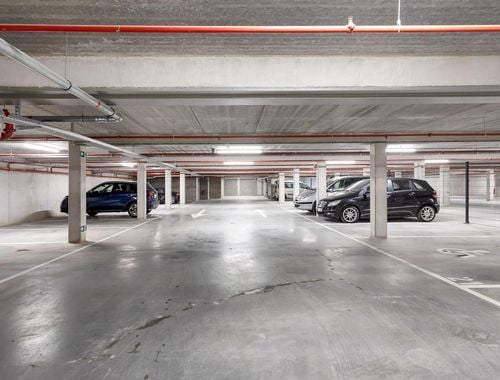                                        Garage en sous-sol à vendre à Beerse, € 18.000
