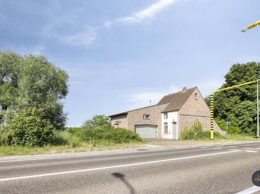 Meer info? wouter.beckx@homixx.be of 016/199.349&lt;br /&gt;
Deze op te knappen gezinswoning met 3 slaapkamers, badkamer, keuken en ruime garage biedt verra