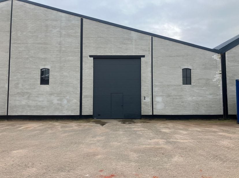 Bien professionnel à louer
                    à 2360 Oud-Turnhout